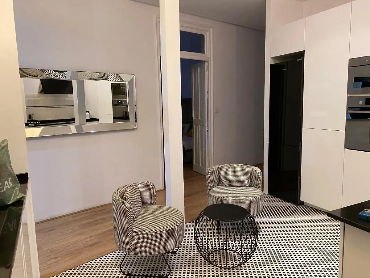 Piso Malaga Larios Apartment